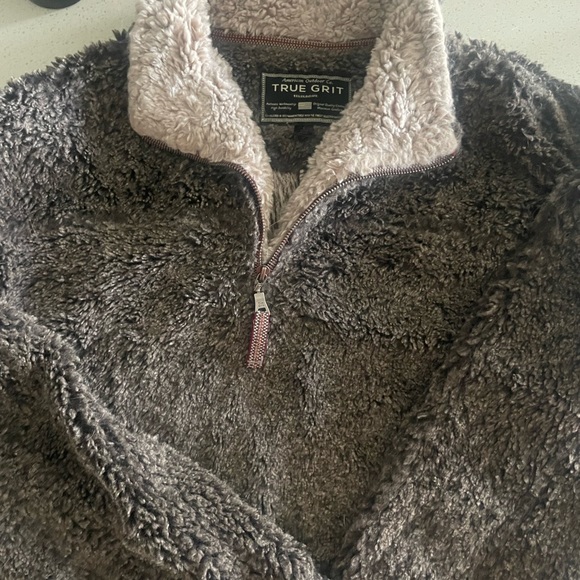 True grit pullover - Picture 2 of 3